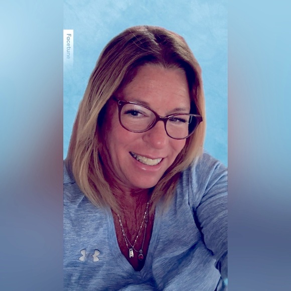 Meet your Posher, Pam - Picture 1 of 2